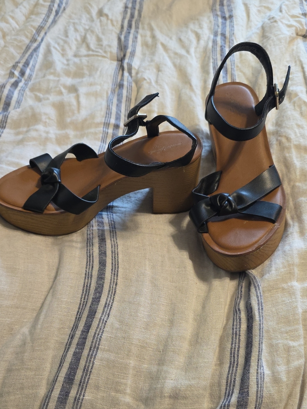 Universal Thread Black Knot Platform Sandals